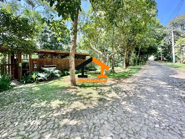 Casa com 350m² 4 quartos e 5 banheiros, à venda ou para alugar, no bairro Chácara do Refúgio em Carapicuíba