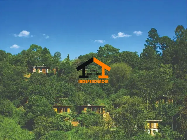Casa com 350m² 4 quartos e 5 banheiros, à venda ou para alugar, no bairro Chácara do Refúgio em Carapicuíba