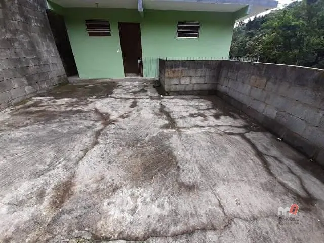 Casa 2 quartos e 1 banheiro, para alugar, no bairro Quarteirão Brasileiro em Petrópolis