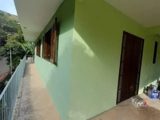 Casa 2 quartos e 1 banheiro, para alugar, no bairro Quarteirão Brasileiro em Petrópolis