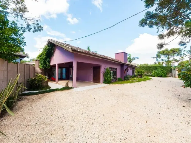 Casa 3 quartos e 3 banheiros, para alugar, no bairro Santa Felicidade / Lamenha Pequena em Curitiba