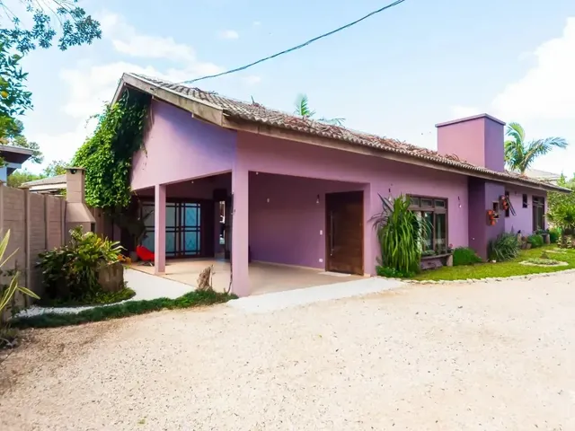 Casa 3 quartos e 3 banheiros, para alugar, no bairro Santa Felicidade / Lamenha Pequena em Curitiba