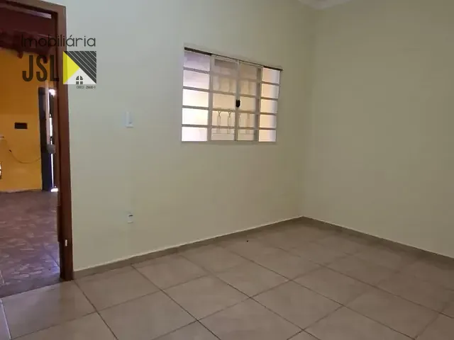 Casa 3 quartos e 2 banheiros, à venda, no bairro Jardim Amália em Caçapava