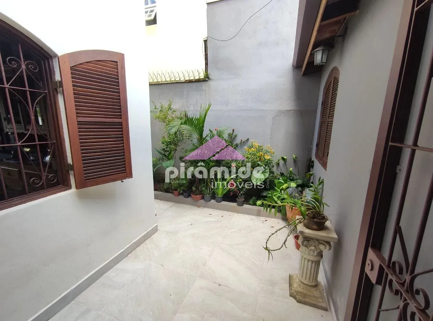 Casa, 3 quartos, 244 m² - Foto 8