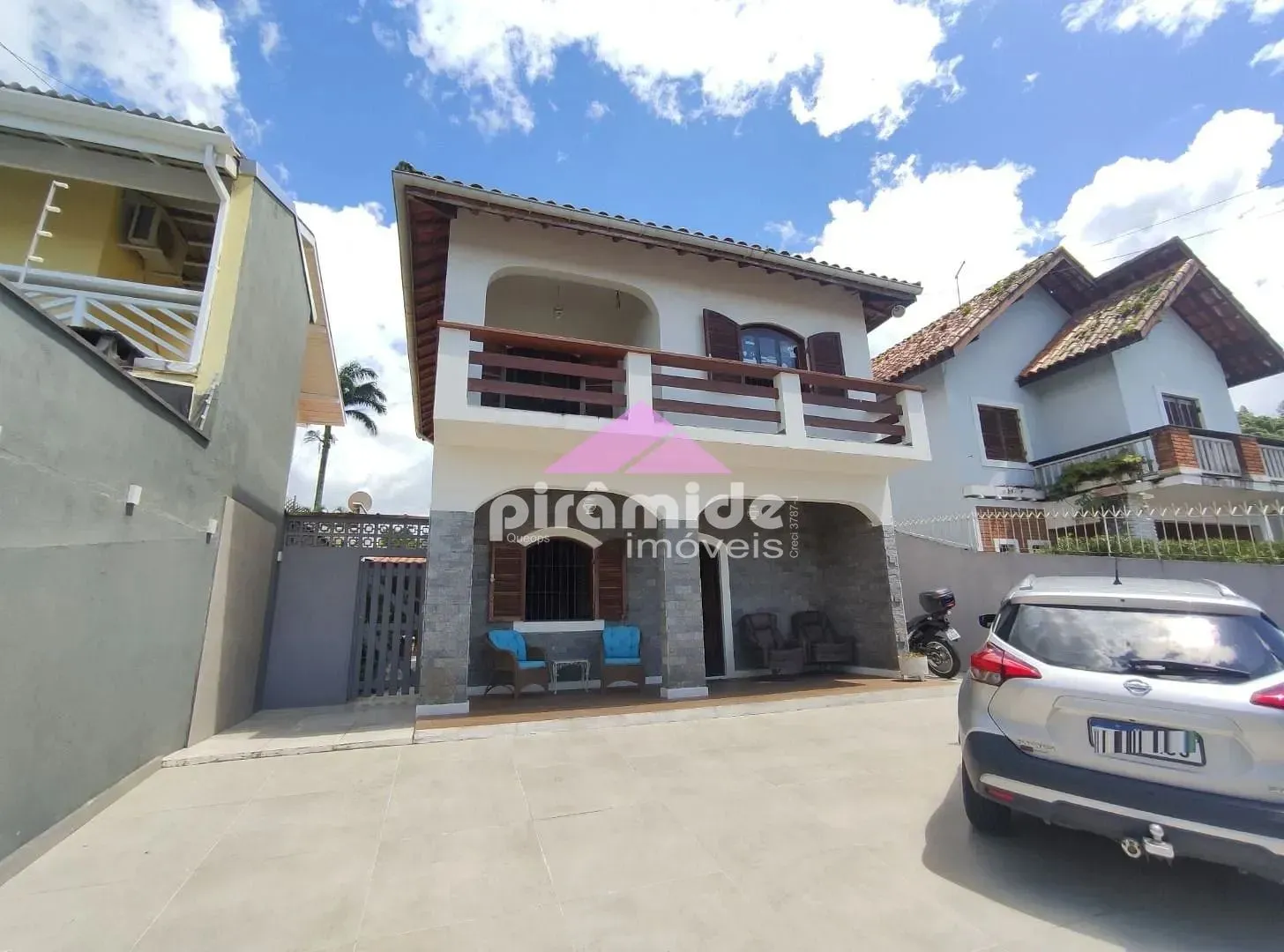 Casa, 3 quartos, 244 m² - Foto 1