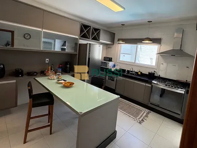 Casa com 250m² 4 quartos e 6 banheiros, à venda, no bairro Urbanova em São José dos Campos