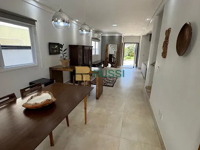 Casa com 250m² 4 quartos e 6 banheiros, à venda, no bairro Urbanova em São José dos Campos