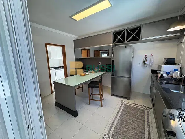 Casa com 250m² 4 quartos e 6 banheiros, à venda, no bairro Urbanova em São José dos Campos