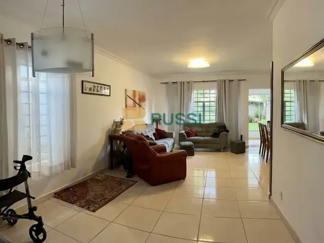 Casa 3 quartos e 2 banheiros, à venda, no bairro Jardim das Indústrias em São José dos Campos