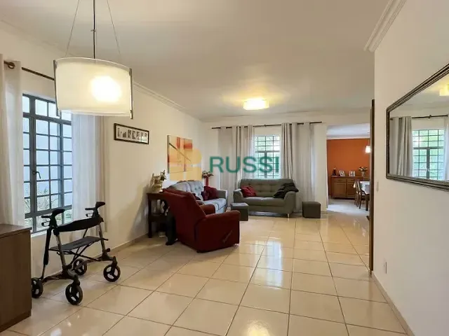 Casa 3 quartos e 2 banheiros, à venda, no bairro Jardim das Indústrias em São José dos Campos
