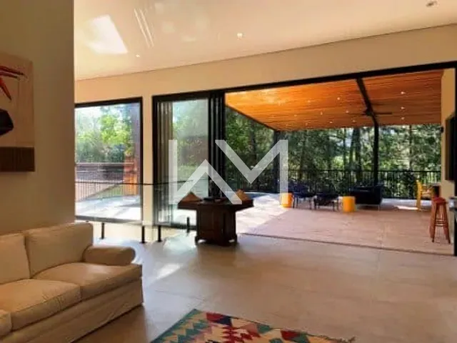 Casa com 1200m² 3 quartos e 5 banheiros, à venda ou para alugar, no bairro Tanque em Atibaia