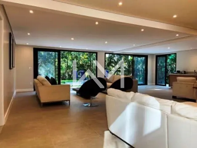 Casa com 1200m² 3 quartos e 5 banheiros, à venda ou para alugar, no bairro Tanque em Atibaia