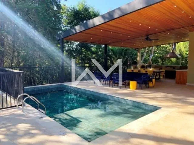 Casa com 1200m² 3 quartos e 5 banheiros, à venda ou para alugar, no bairro Tanque em Atibaia