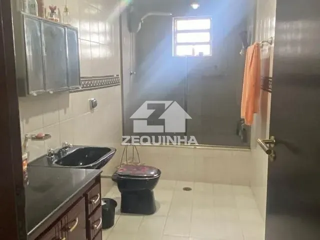 Casa com 292m² 2 quartos e 3 banheiros, à venda, no bairro Ayrosa em Osasco
