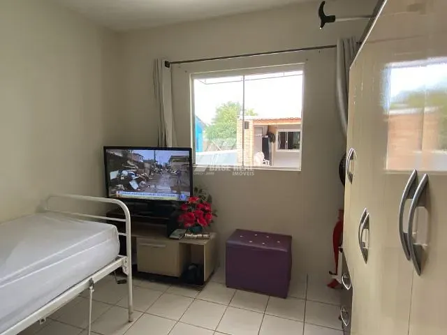 Casa com 150m² 3 quartos e 2 banheiros, à venda, no bairro Cará-Cará em Ponta Grossa
