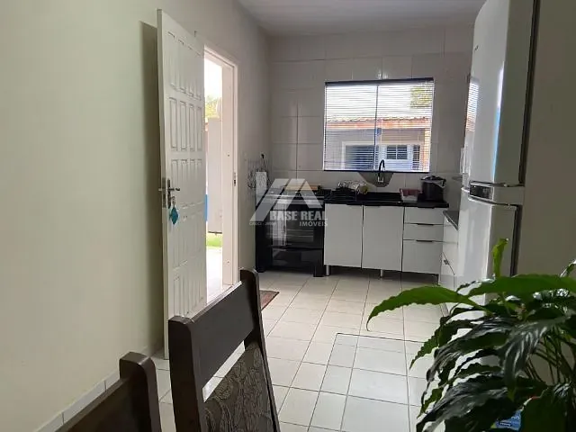 Casa com 150m² 3 quartos e 2 banheiros, à venda, no bairro Cará-Cará em Ponta Grossa