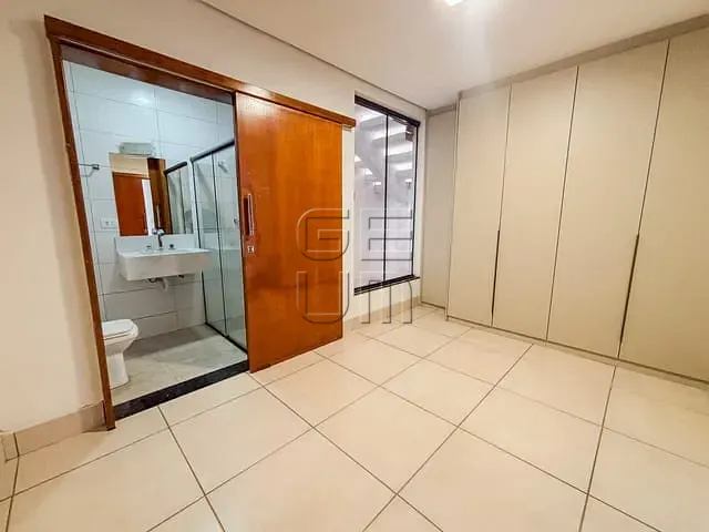 Casa com 280m² 3 quartos e 5 banheiros, à venda, no bairro Operária em Londrina