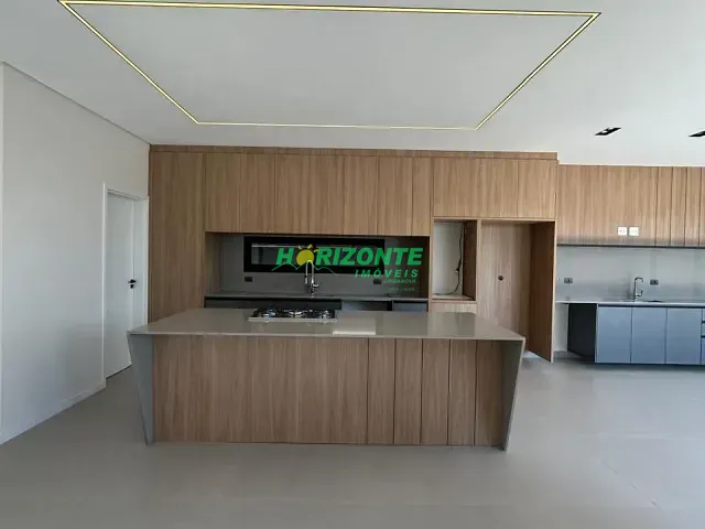 Casa 4 quartos e 5 banheiros, à venda, no bairro Urbanova em São José dos Campos