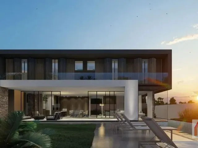 Casa com 1015m² 4 quartos e 5 banheiros, à venda, no bairro Santa Felicidade em Curitiba