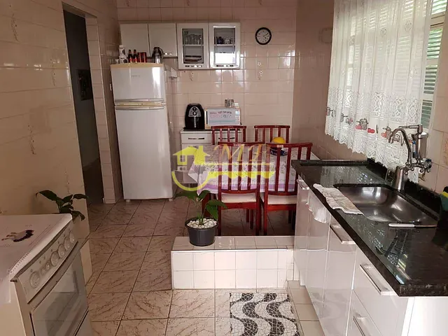 Casa com 250m² 4 quartos e 3 banheiros, à venda, no bairro Jardim Santa Lúcia em Campinas