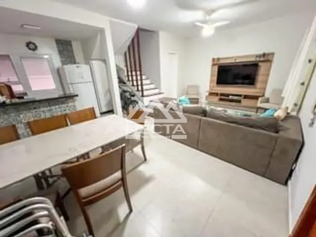 Casa com 45m² 2 quartos e 3 banheiros, à venda, no bairro Balneário Gardem Mar em Caraguatatuba