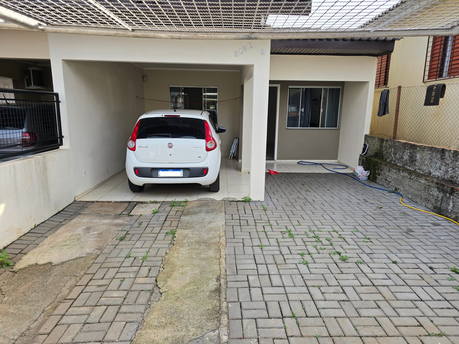 Casa à venda com 2 dormitórios, 1 banheiro, 2 vagas de garagens e 72m² de área privativa no bairro Efapi