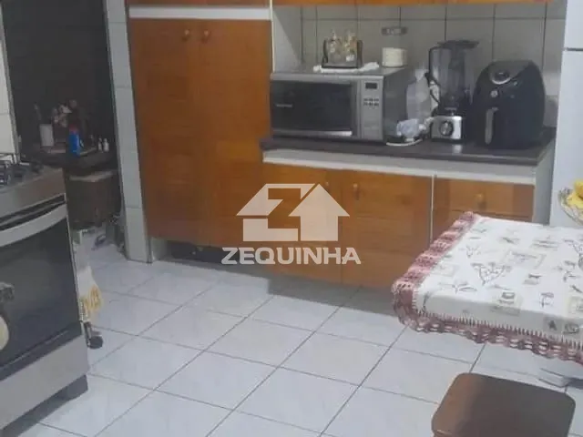 Casa com 125m² 4 quartos e 3 banheiros, à venda, no bairro Jardim de Abril em Osasco