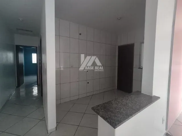 Casa 2 quartos e 2 banheiros, à venda ou para alugar, no bairro Uvaranas em Ponta Grossa