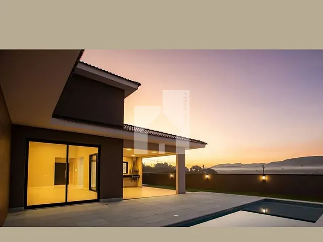 Casa com 817m² 4 quartos e 5 banheiros, à venda, no bairro Medeiros em Jundiaí