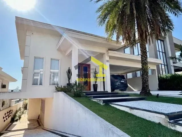 Casa com 626m² 4 quartos e 3 banheiros, à venda, no bairro Parque Rincão em Cotia