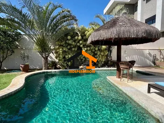 Casa com 626m² 4 quartos e 3 banheiros, à venda, no bairro Parque Rincão em Cotia
