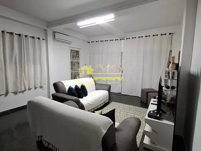 Casa com 300m² 4 quartos e 2 banheiros, à venda, no bairro Parque Jambeiro em Campinas
