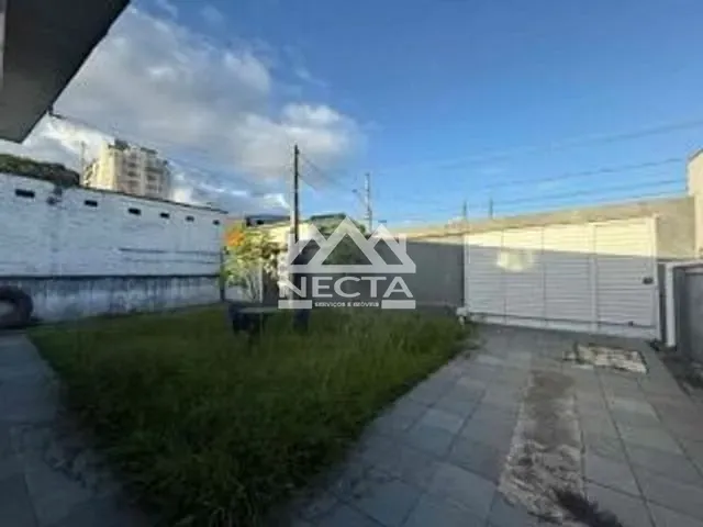 Casa com 450m² 3 quartos e 3 banheiros, à venda, no bairro Sumaré em Caraguatatuba
