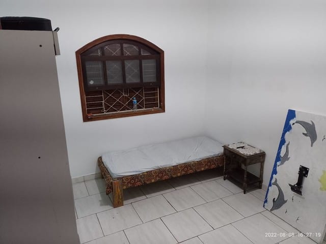 Casa com 300m² 3 quartos e 1 banheiro, à venda, no bairro Jardim Garcez em Taubaté