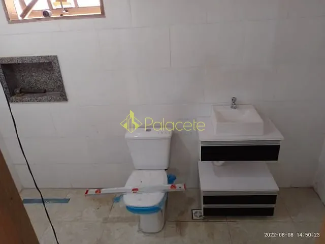Casa com 300m² 3 quartos e 1 banheiro, à venda, no bairro Jardim Garcez em Taubaté