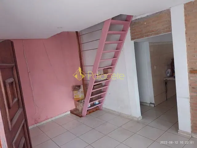 Casa com 300m² 3 quartos e 1 banheiro, à venda, no bairro Jardim Garcez em Taubaté