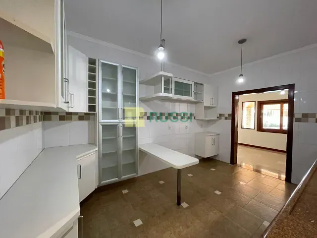 Casa com 408m² 3 quartos e 5 banheiros, para alugar, no bairro Condomínio Sunset Park em São José dos Campos