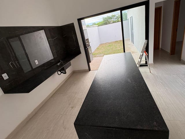 Casa com 200m² 3 quartos e 2 banheiros, à venda, no bairro Parque São Benedito em Pindamonhangaba