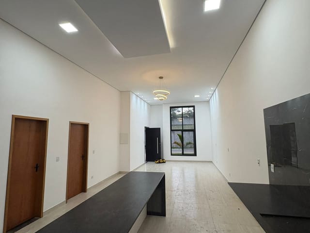 Casa com 200m² 3 quartos e 2 banheiros, à venda, no bairro Parque São Benedito em Pindamonhangaba