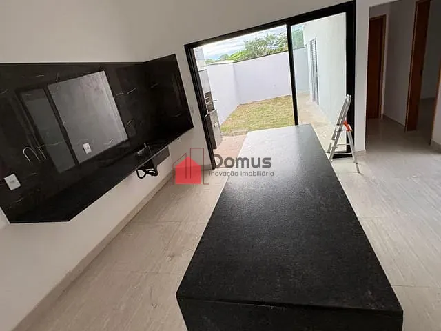 Casa com 200m² 3 quartos e 2 banheiros, à venda, no bairro Parque São Benedito em Pindamonhangaba