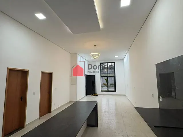 Casa com 200m² 3 quartos e 2 banheiros, à venda, no bairro Parque São Benedito em Pindamonhangaba