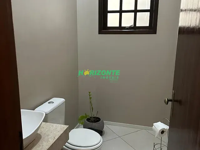 Casa 2 quartos e 2 banheiros, para alugar, no bairro Jardim das Indústrias em São José dos Campos