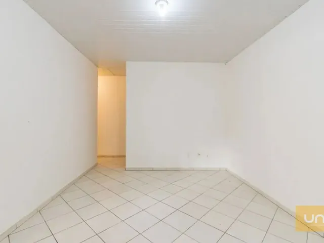Casa com 70m² 2 quartos e 1 banheiro, para alugar, no bairro Uberaba em Curitiba