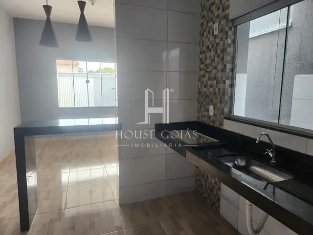 Casa 2 quartos e 2 banheiros, à venda, no bairro Jardim Decolores em Trindade