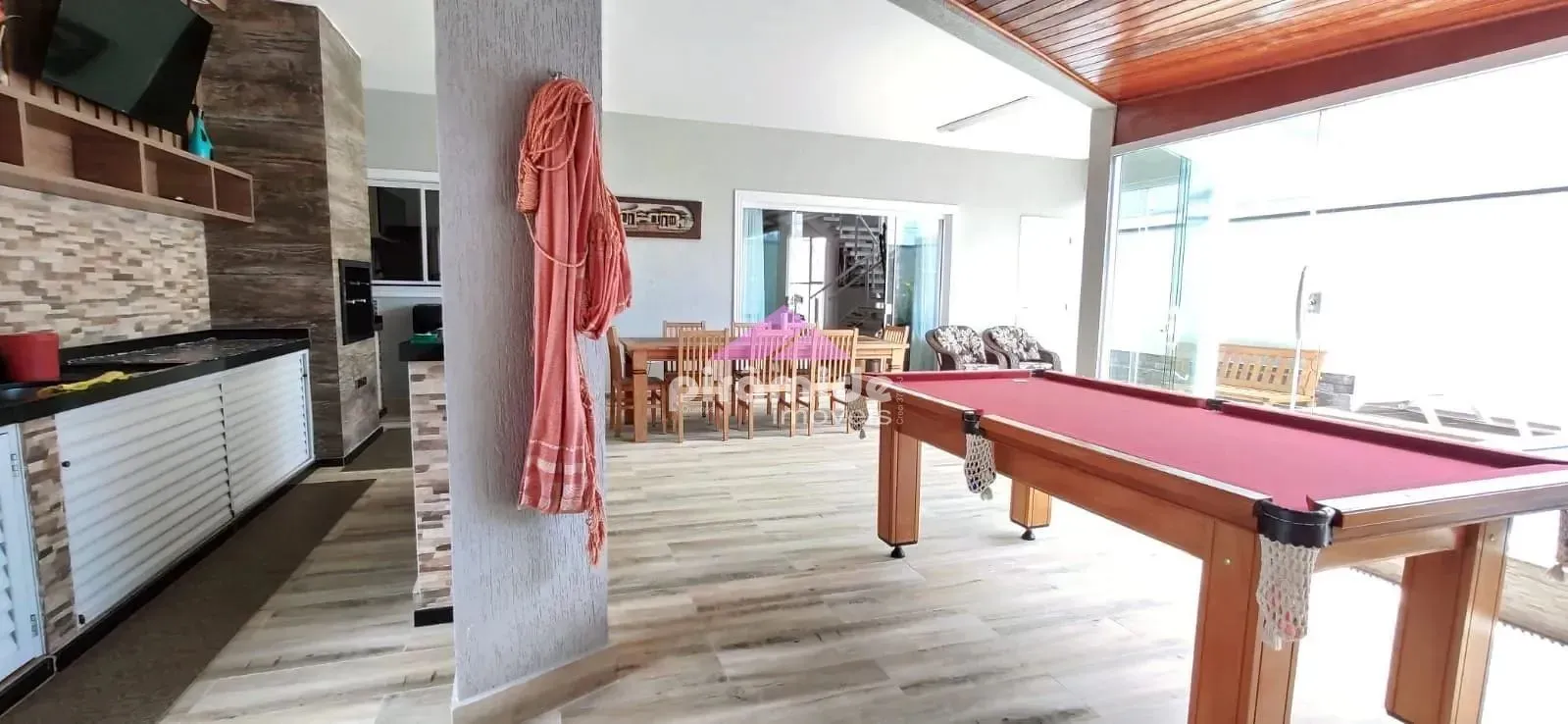Casa, 3 quartos, 256 m² - Foto 1