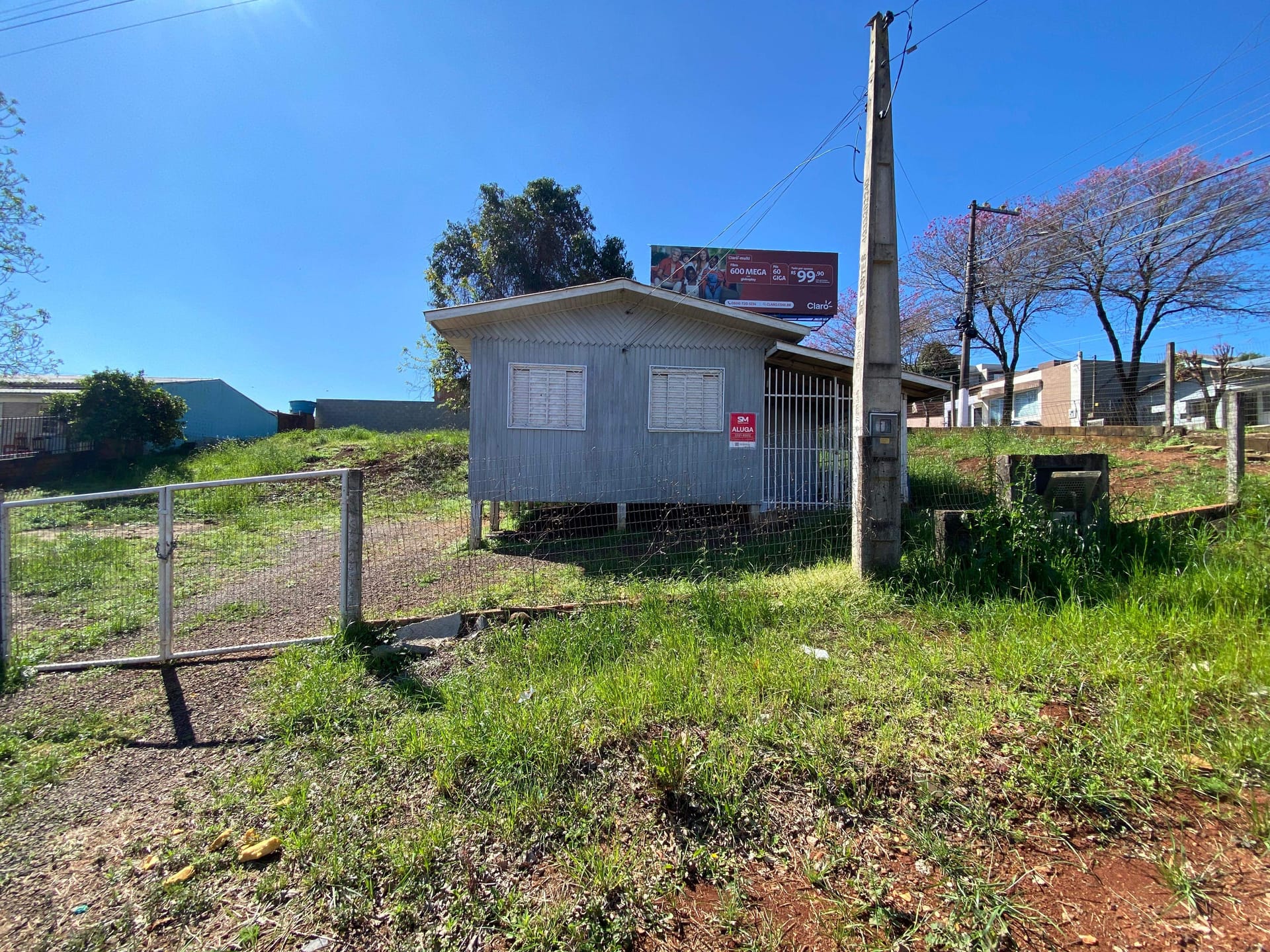 Casa para alugar com 2 dormitórios, 1 banheiro e 52m² de área privativa no bairro Universitário