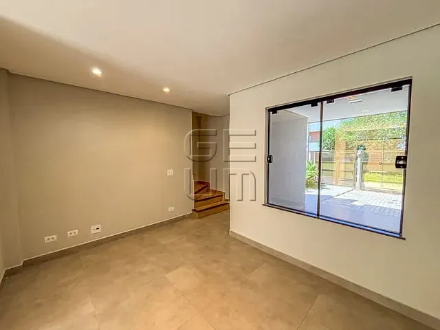 Casa com 138m² 3 quartos e 2 banheiros, à venda, no bairro Jardim Portal de Itamaracá em Londrina