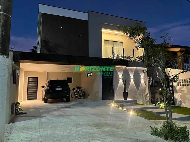 Casa com 252m² 3 quartos e 2 banheiros, à venda, no bairro Urbanova em São José dos Campos