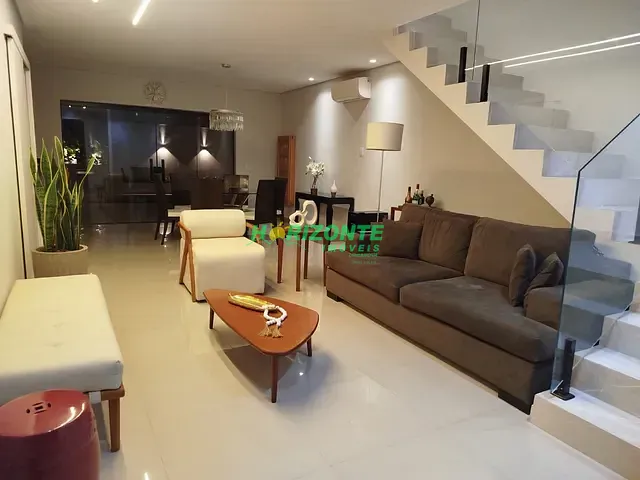 Casa com 252m² 3 quartos e 2 banheiros, à venda, no bairro Urbanova em São José dos Campos