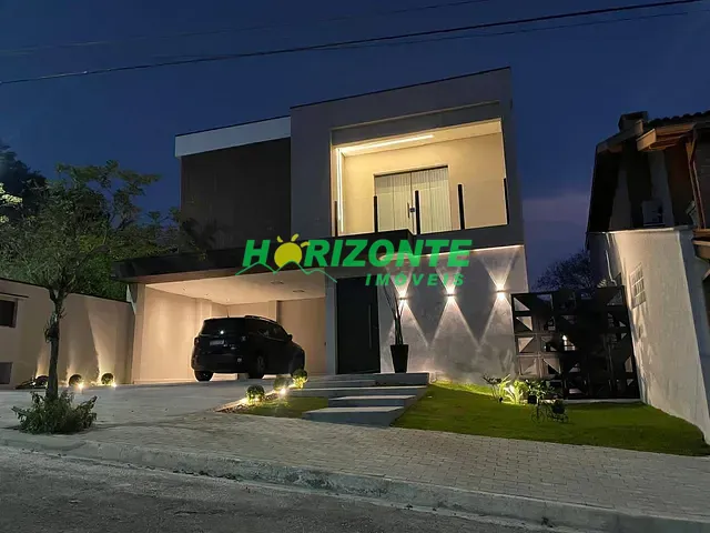 Casa com 252m² 3 quartos e 2 banheiros, à venda, no bairro Urbanova em São José dos Campos